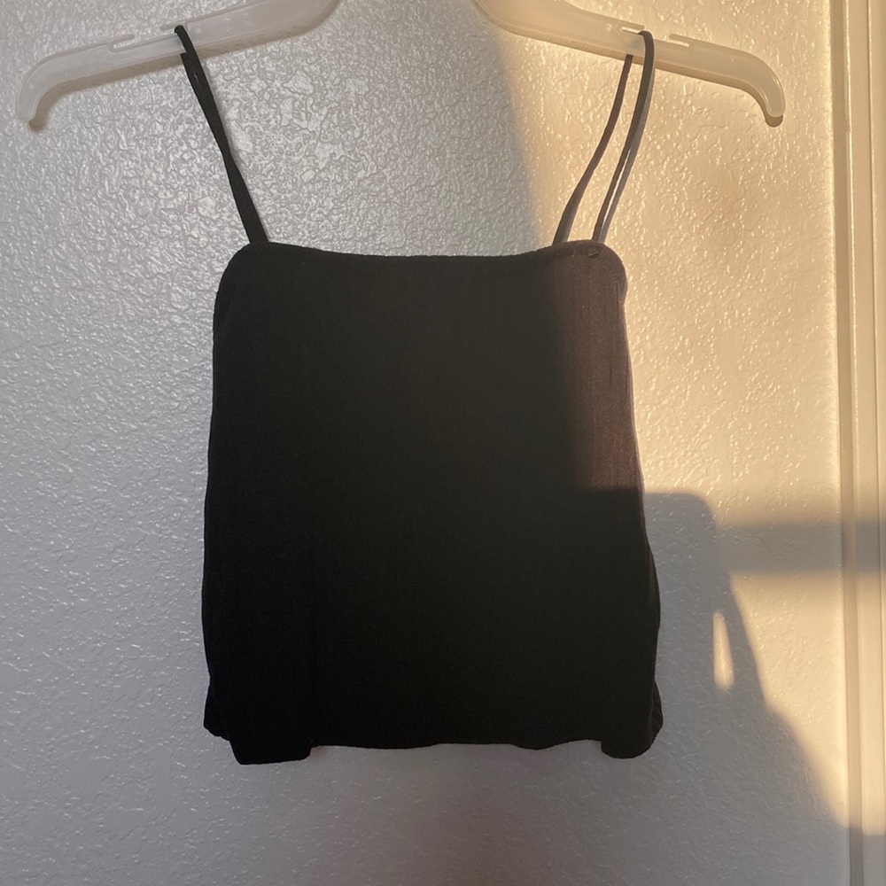 Rue 21 small black crock top